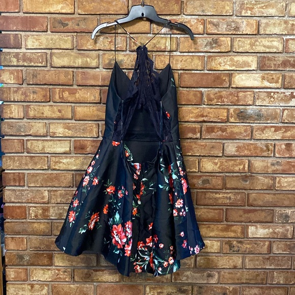 B. smart Asymmetrical Dress size 15 strappy back midi dress black and red floral - Picture 2 of 4